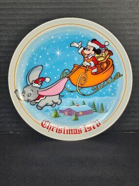 Schmid, Disney 1978 The Night Before Christmas Wall Plate Mickey Mouse & Dumbo